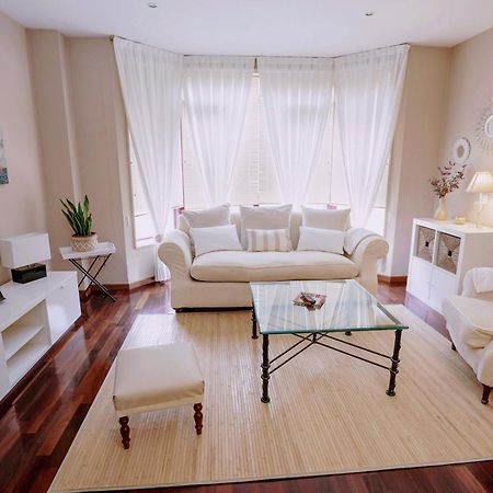 Rias Baixas En Ribeira Piso Centrico Con Parking Y Wifi Apartment Exterior photo